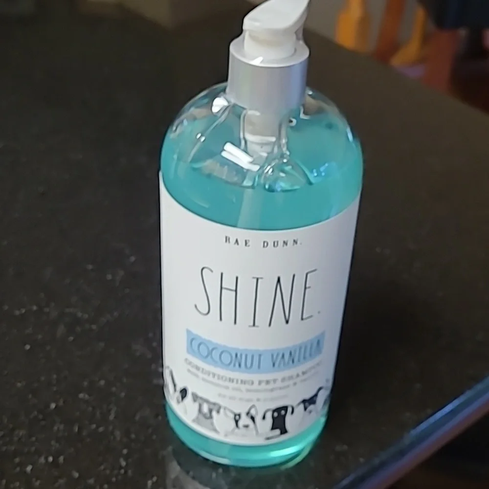 Rae Dunn Conditioning Pet Shampoo